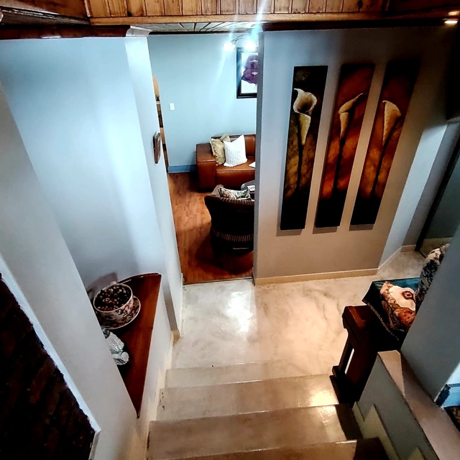 5 Bedroom Property for Sale in Beacon Bay Eastern Cape